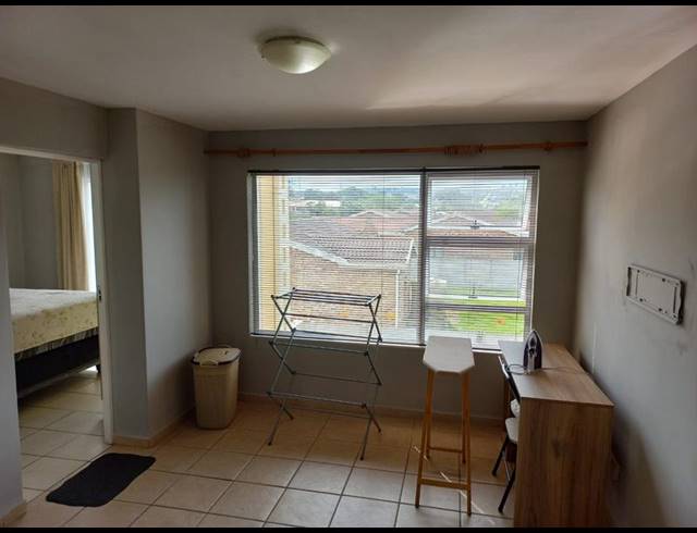 2 BEDROOM APARTMENT FOR SALE IN KINGSWOOD